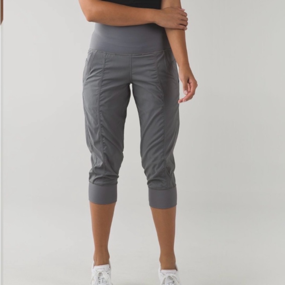 Lululemon ‘In Flux’ Crop Pants - Picture 2 of 10
